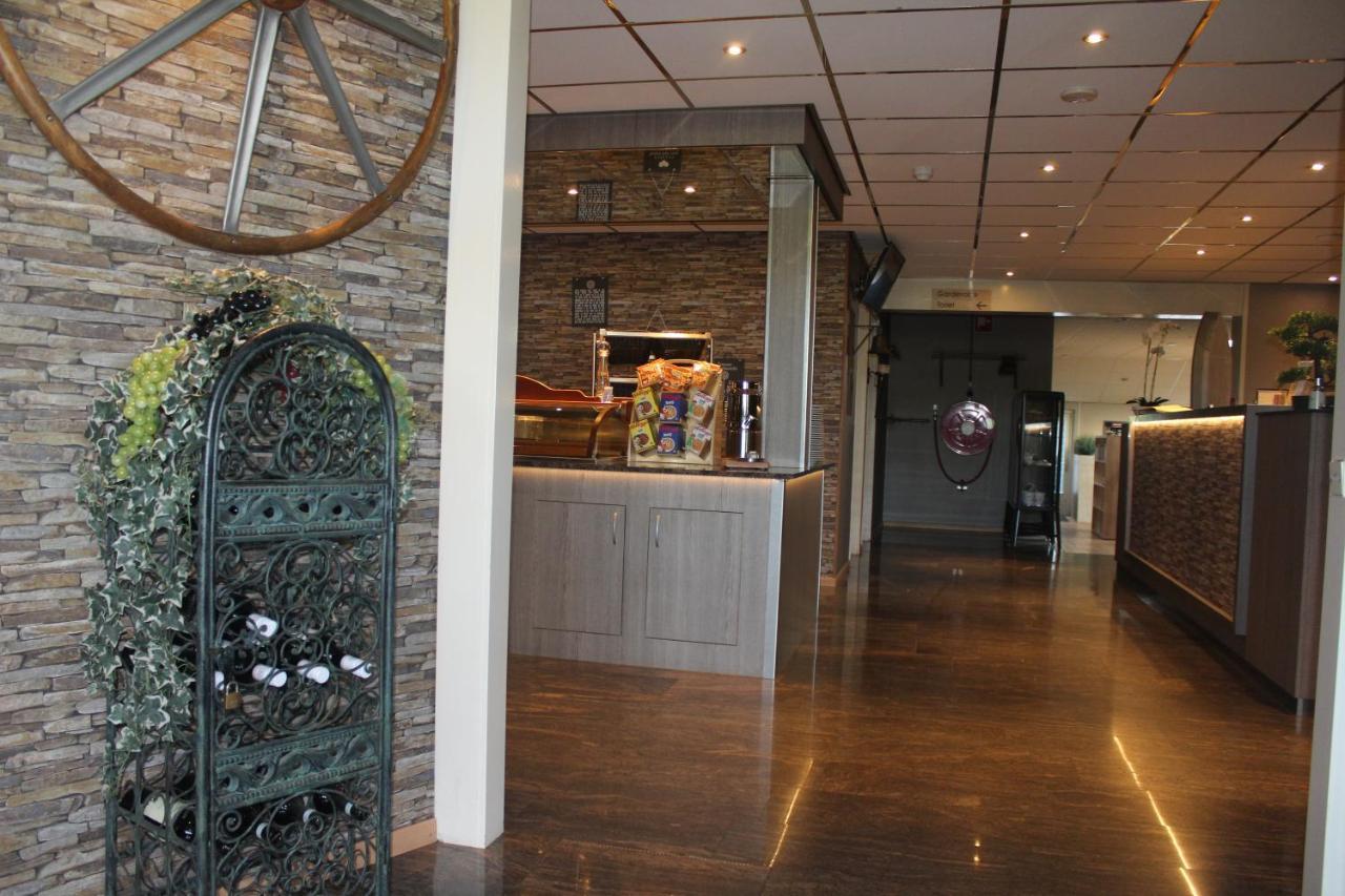 Hotel Restaurant 'T Klokje غينيسَّ المظهر الخارجي الصورة
