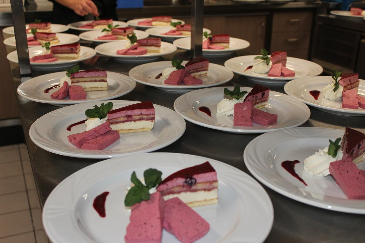 Hotel Restaurant 'T Klokje غينيسَّ المظهر الخارجي الصورة